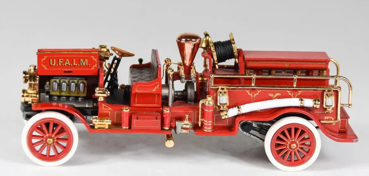 Matchbox YFE24-M 1:43 Scale Diecast 1911 Mack "Headlong" Fire Engine