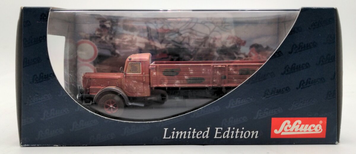 Schuco 03046 1:43 Scale Diecast Bussing 8000 Nostalgie