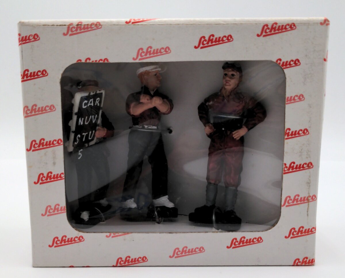 Schuco 01998 01998 1:24 Scale Pit Crew Figure Set (Set of 3)