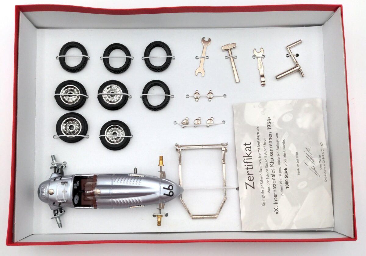 Schuco 01218 Tin-Lithographed Studio II Bausatz Wind-Up Car Kit