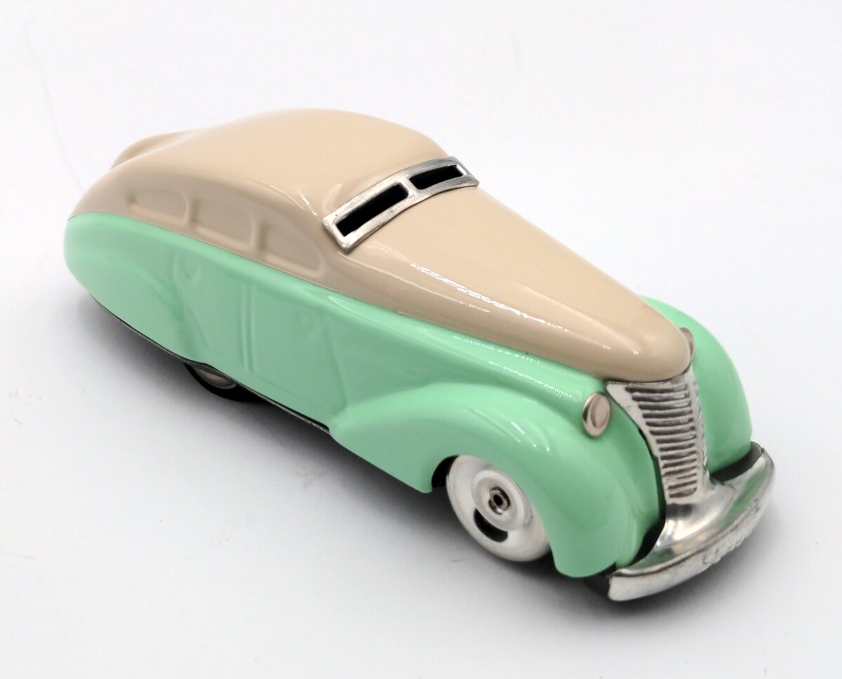 Schuco 01055 Nostalgie-Set Book & Wendeauto 1010 Tin Lithographed Wind-Up Car