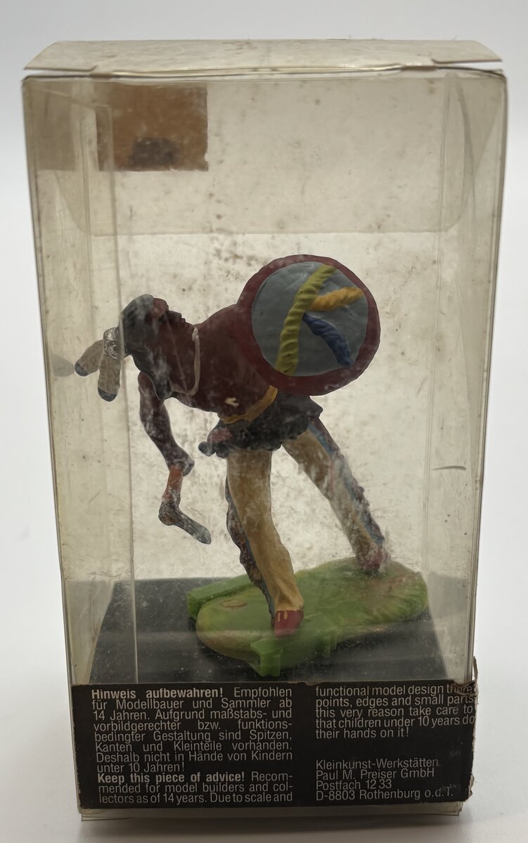 Elastolin 7110 G Indian Warrior w/Tomahawk & Shield Figure