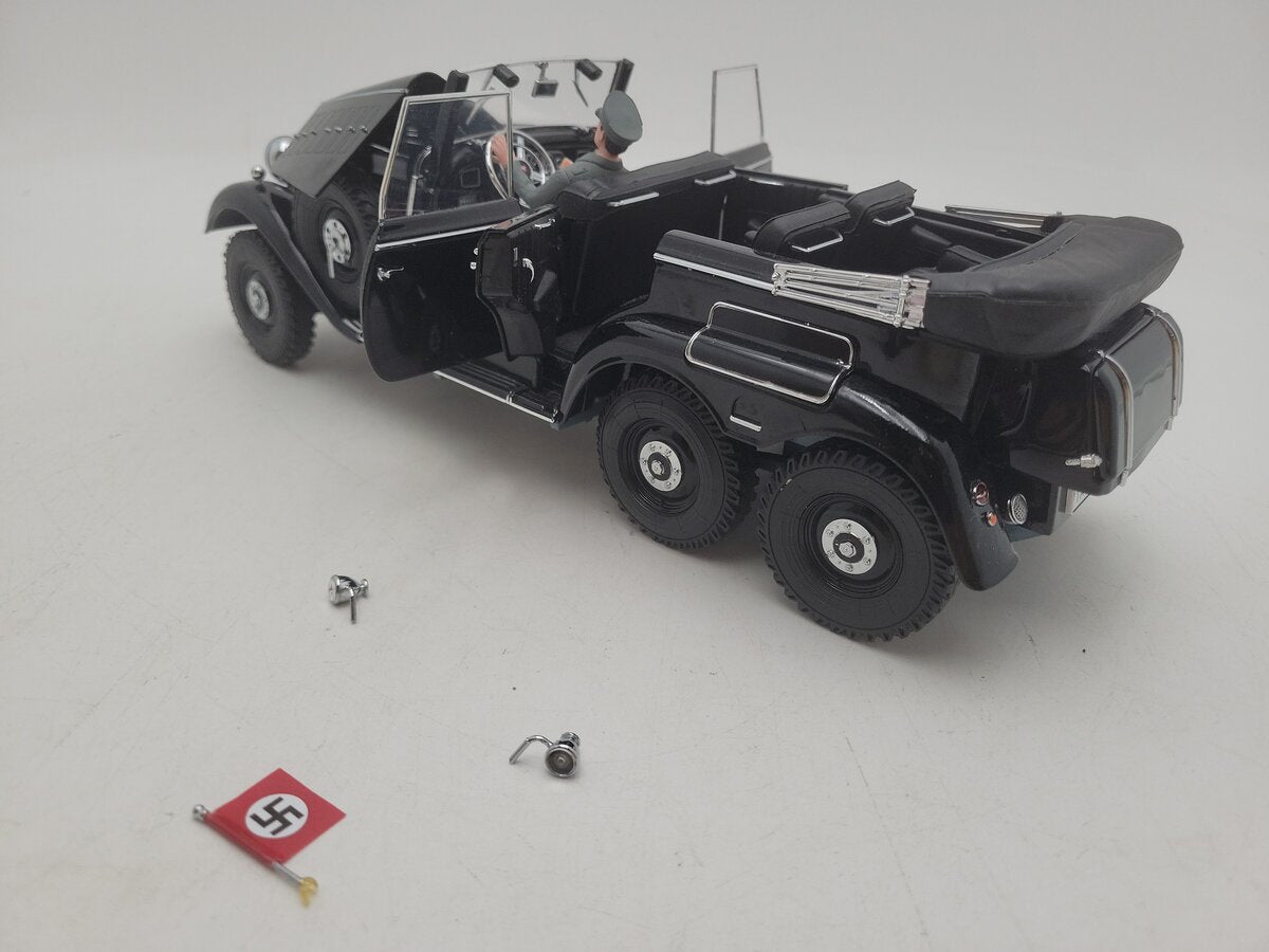 Signature Models 1938 1:18 Scale Premier Miniature Mercedes Benz G4 W/Driver EX