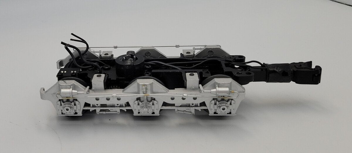 Lionel 34776-77 O Diecast SD40-2 Legacy 6-Wheel Powered Truck with Silver Sides
