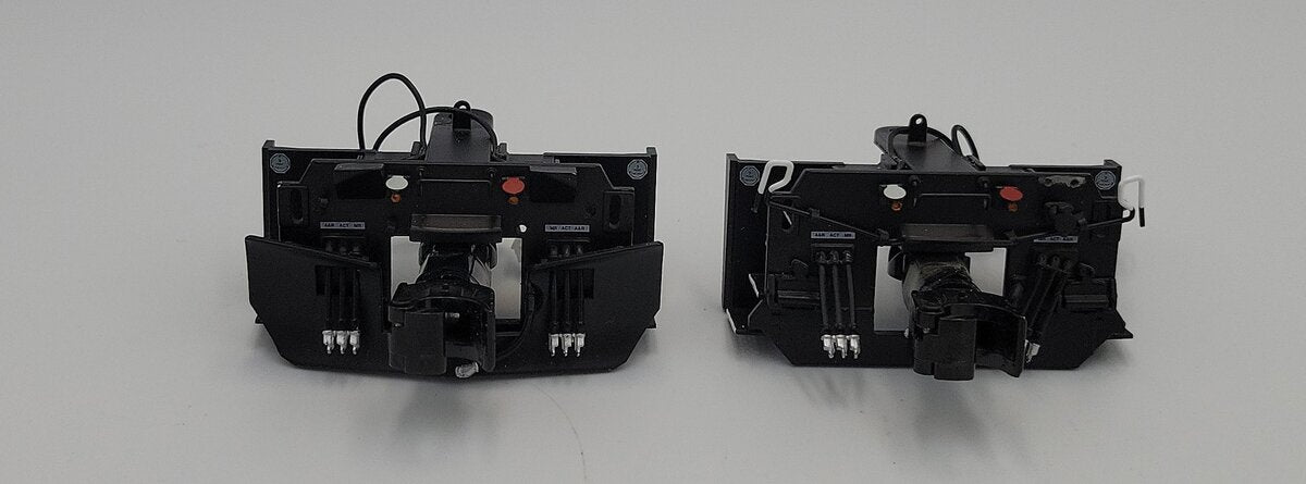 Lionel 82207-651/652 Diecast ES44AC Black/White Diesel Loco Front & Rear Pilots