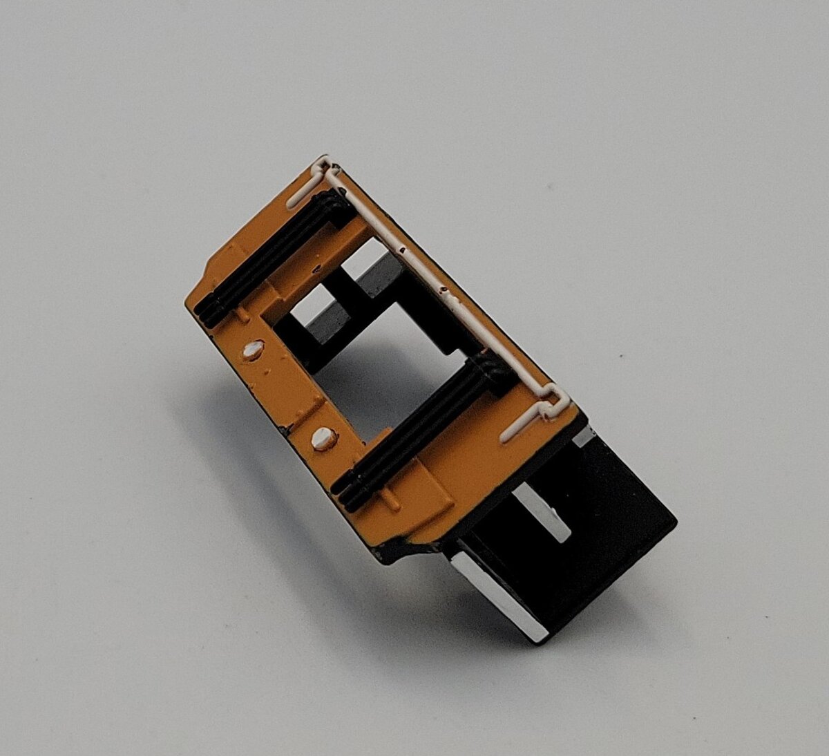 Lionel 84622-671 Diecast Black/Orange w/ White D&RG SD40T Rear Pilot
