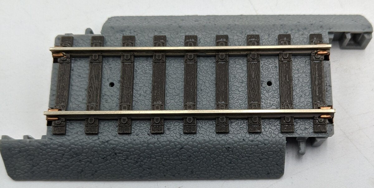 Walthers 931-1366 HO Power-Loc Trainline 3