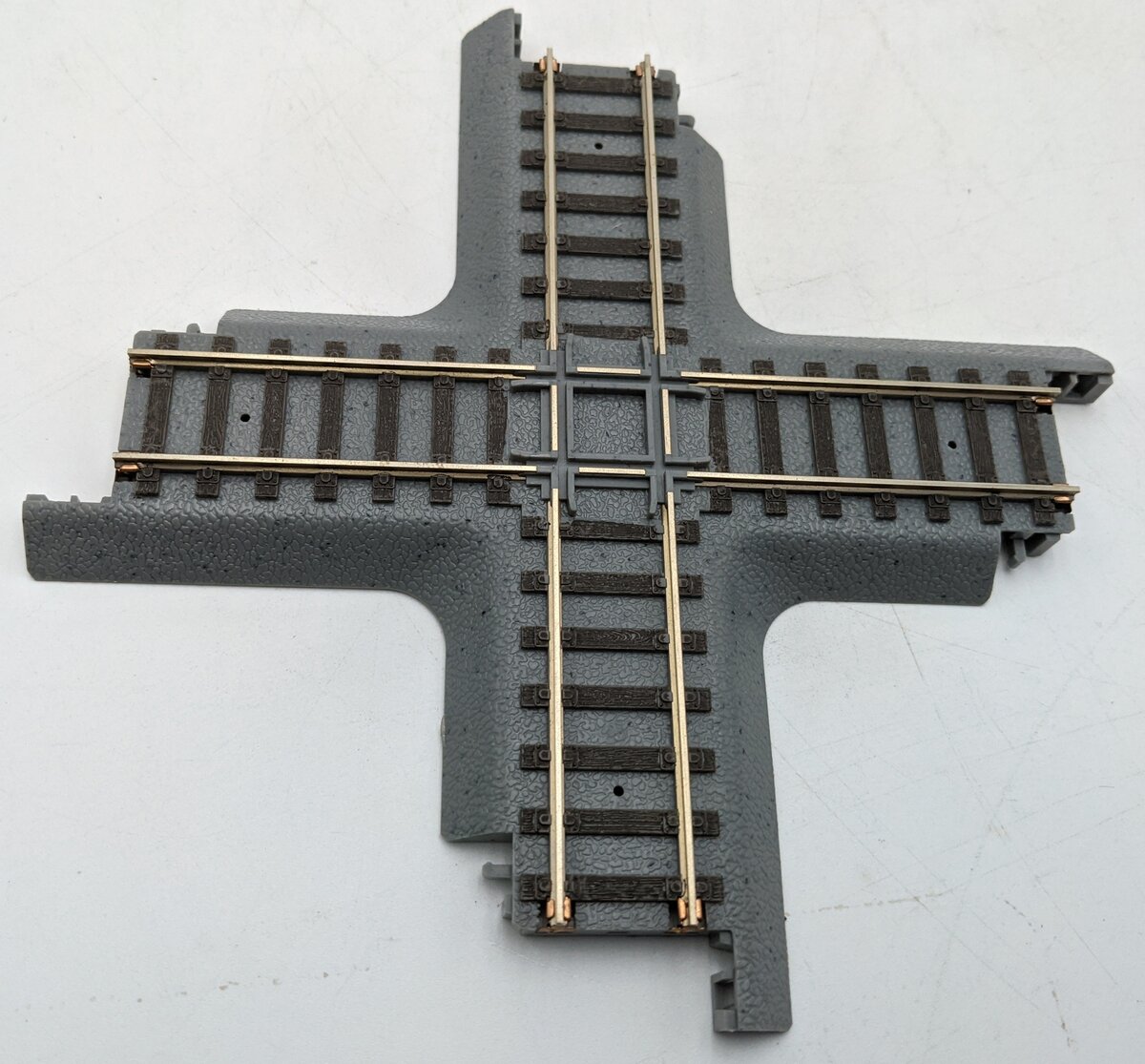 Walthers 931-1362 HO Power-Loc Trainline 6" 90-Degree Crossing Track Section