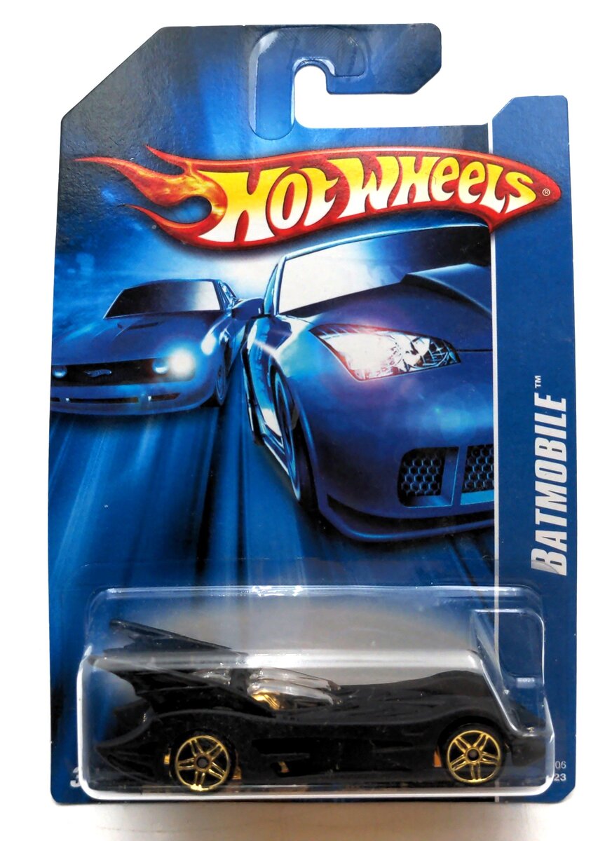 Hot Wheels J8034 1:64 Scale Batmobile Flat Black Mainline Series 207/223