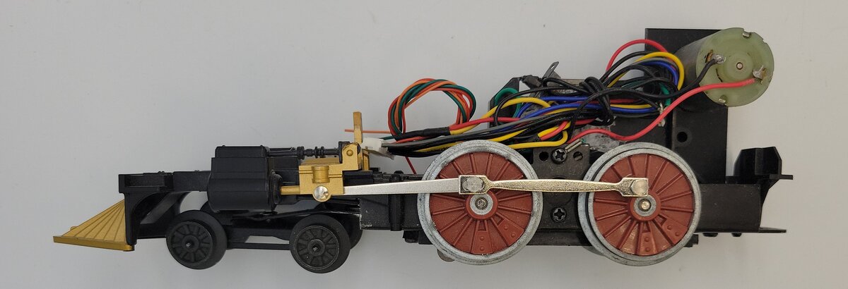 Lionel 18723-001 General 4-4-0 Chassis Frame Cowcatcher Assembly w/ Motor #213