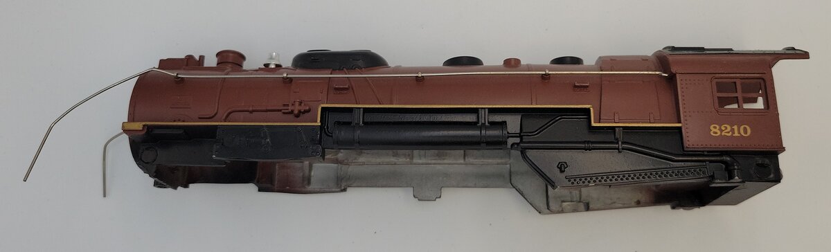 Lionel 8003-74 Repainted Berkshire Brown Steam Locomotive Shell w/o Boiler Front