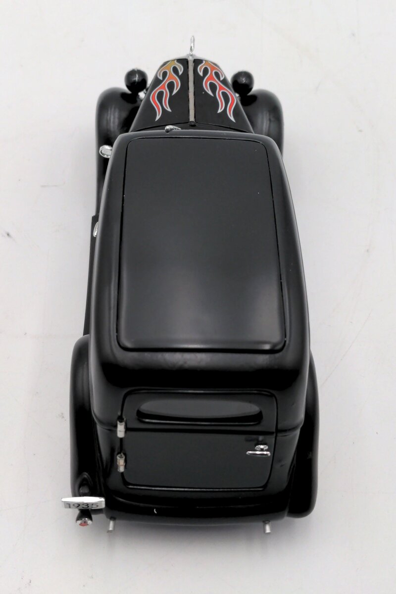 Unique Replicas UR78404 1935 Ford Sedan Delivery Street Rod