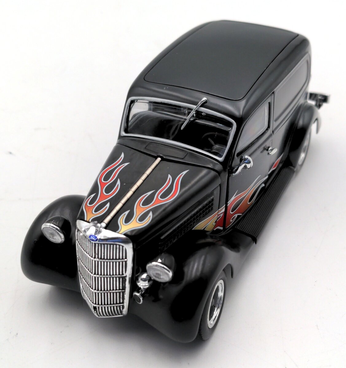 Unique Replicas UR78404 1935 Ford Sedan Delivery Street Rod