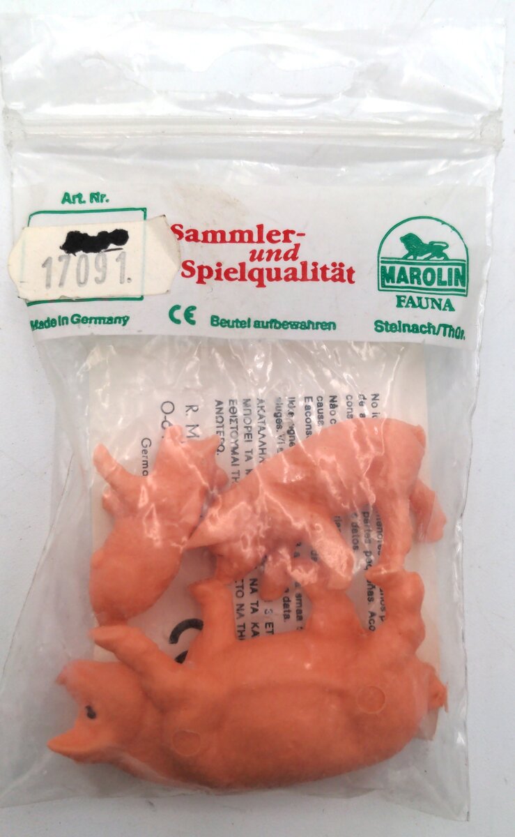Marolin Heavy Duty Plastic Pig Family