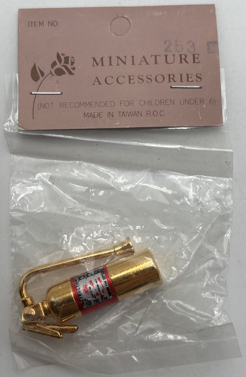 Miniature Accessories 253 1:12 Golden Fire Extinguisher