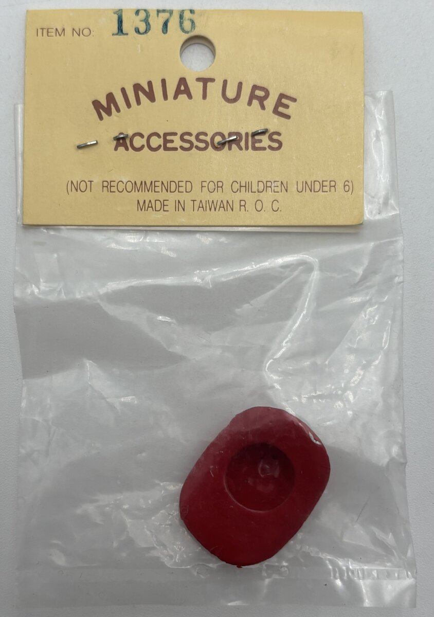 Miniature Accessories 1376 1:12 Firefighter Figure Helmet