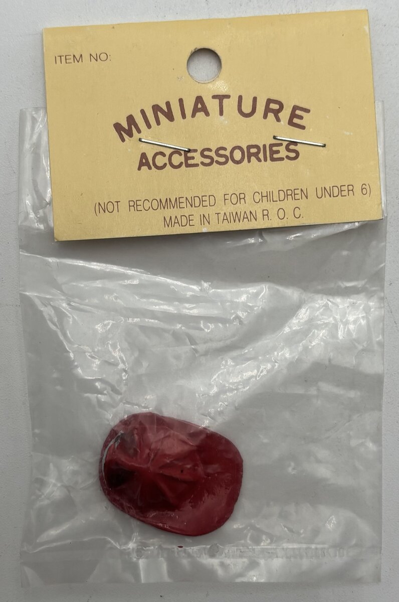 Miniature Accessories 1376 1:12 Firefighter Figure Helmet