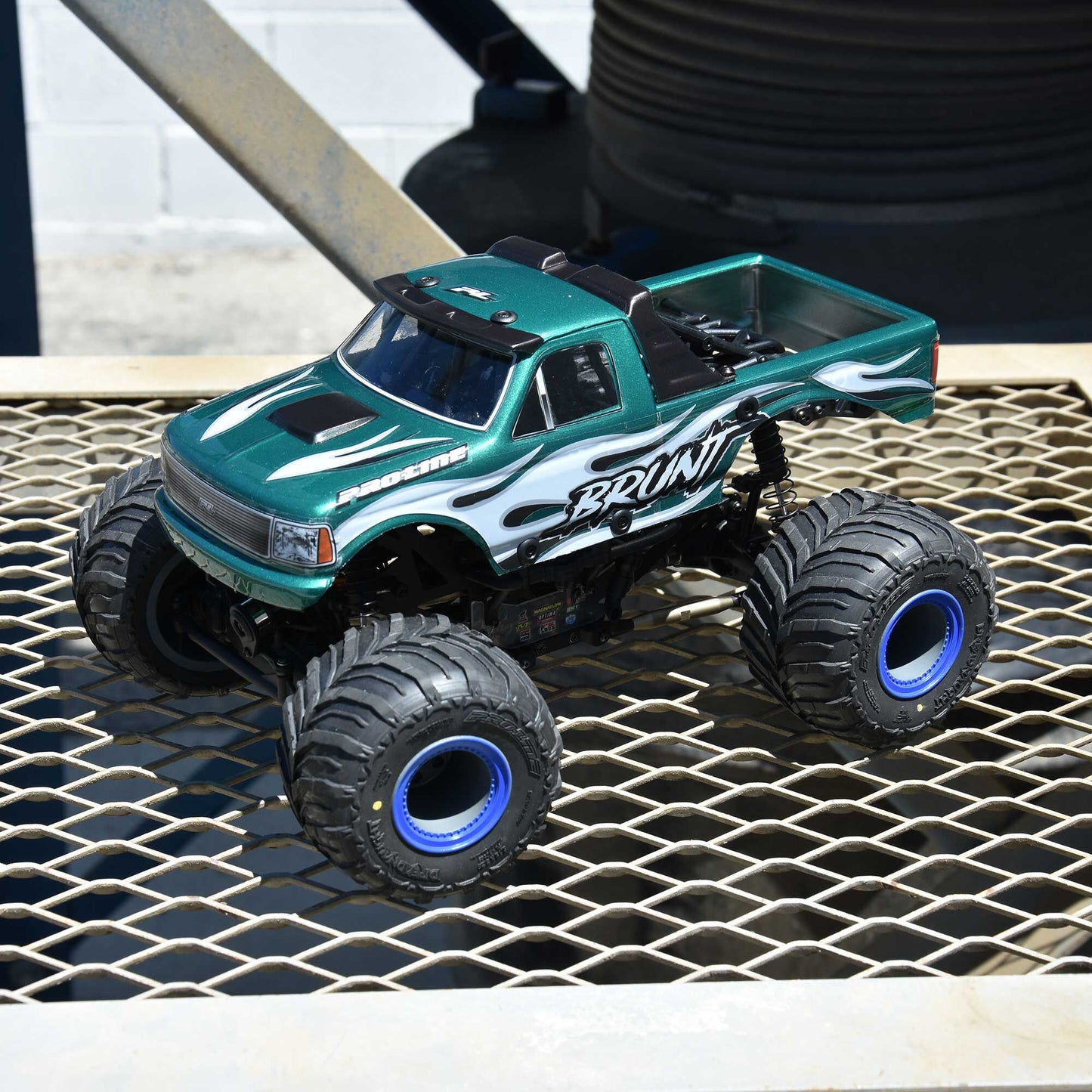 Pro-Line Racing 365817 1:18 Losi Mini LMT Pre-Cut Brunt Clear Body