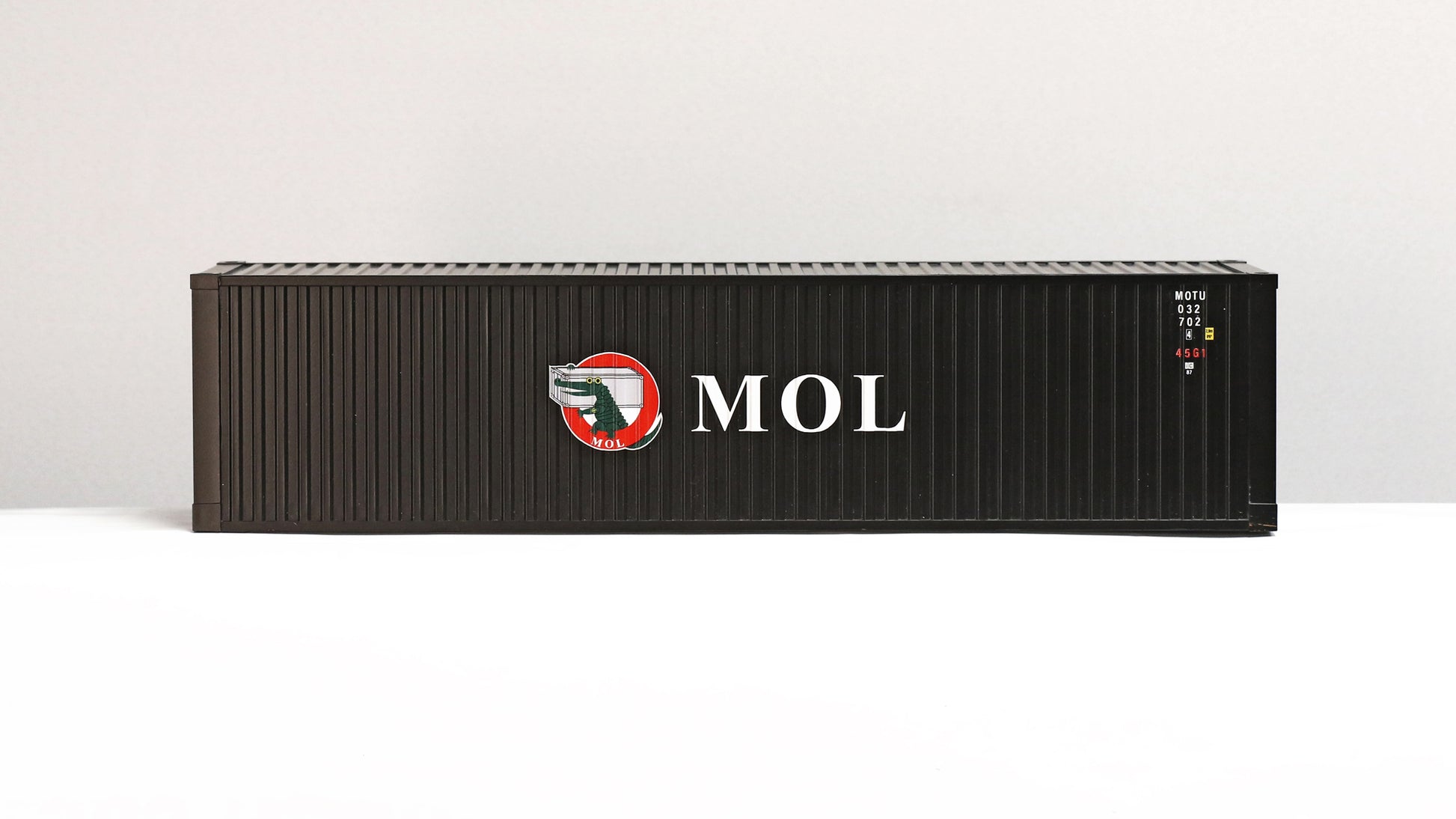 USA Trains R1721B G MOL 40' Container Corrugated Sides