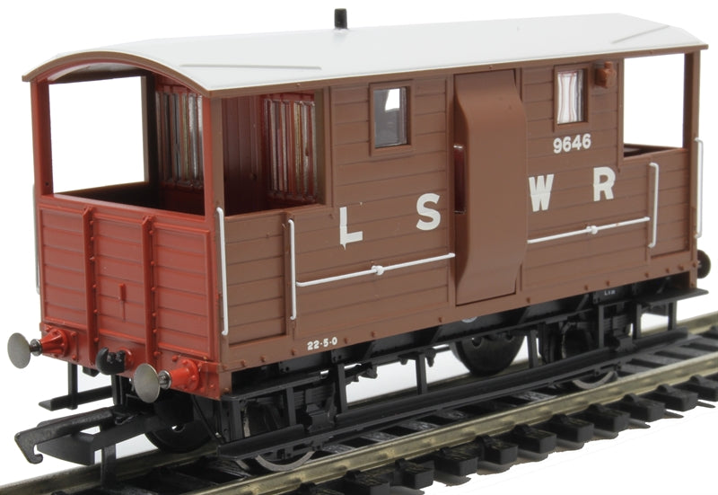 Hornby R6911 OO London and South Western 20T New Van Goods Brake Van #9646