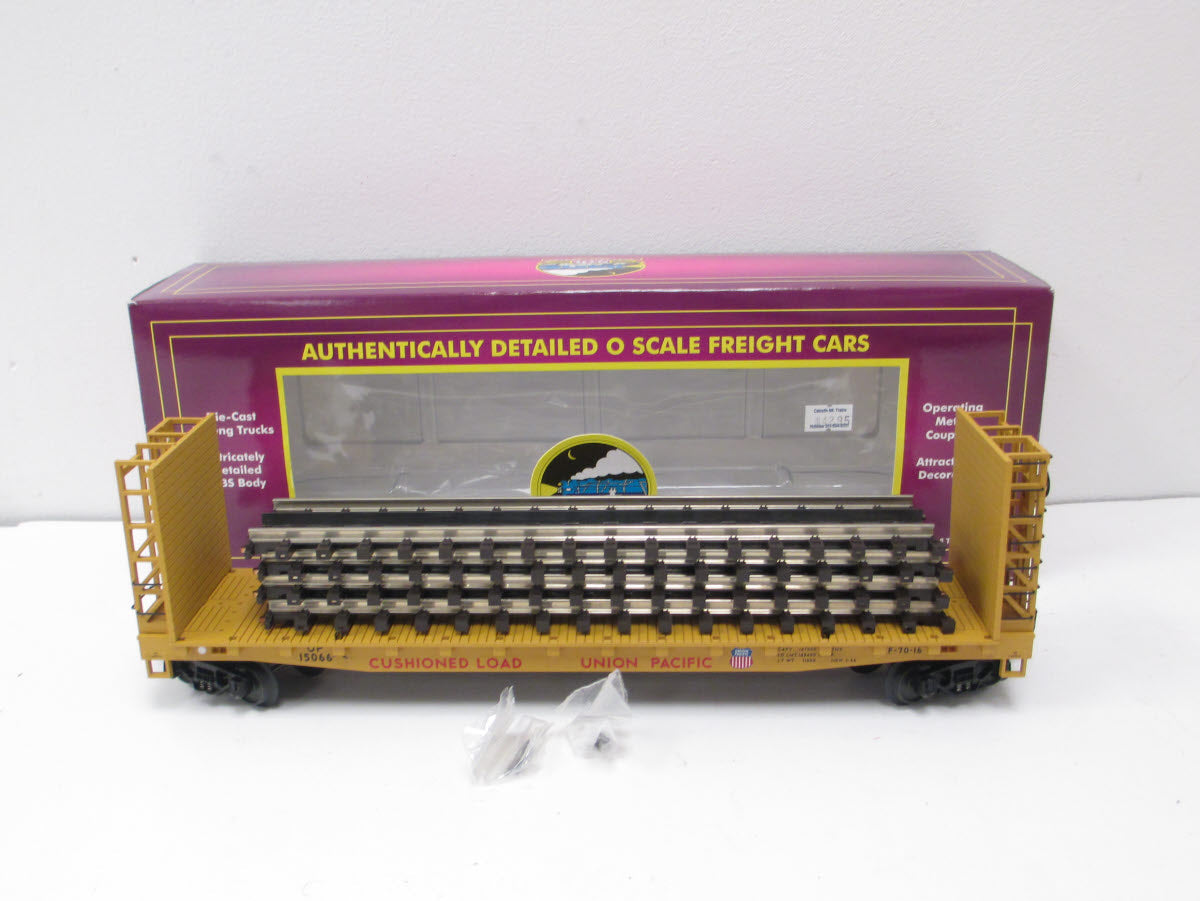 MTH 20-98147 O Union Pacific Bulkhead Flatcar #15066 w/4-ScaleTrax Sections LN/Box