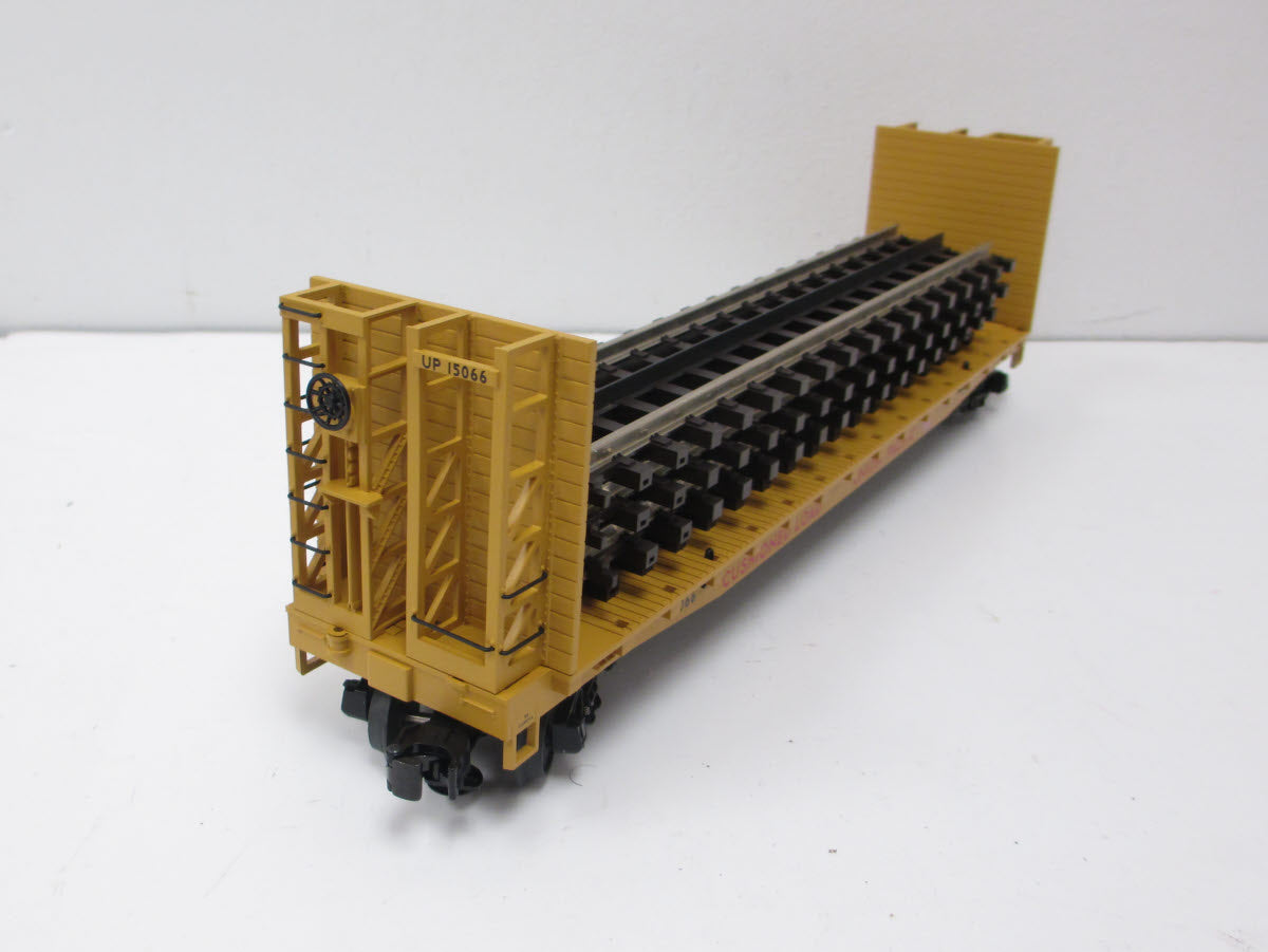 MTH 20-98147 O Union Pacific Bulkhead Flatcar #15066 w/4-ScaleTrax Sections LN/Box