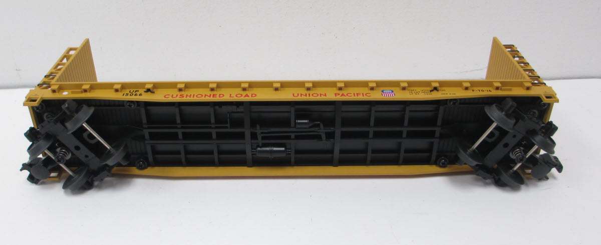 MTH 20-98147 O Union Pacific Bulkhead Flatcar #15066 w/4-ScaleTrax Sections LN/Box