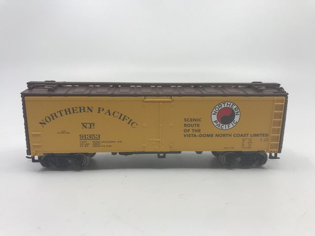 Athearn 7131 HO Gauge Northern Pacific 40' Steel Reefer # 91353 Kit