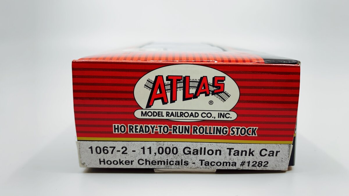 Atlas 1067-2 HO Hooker Chemicals - Tacoma 11,000 Gallon Tank Car #1282 MT/Box