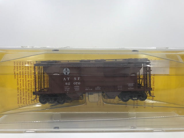 Kadee 8210 HO Scale ATSF 2003 Cubic Feet 2 Bay PS-2 Covered Hopper #82076 LN/Box