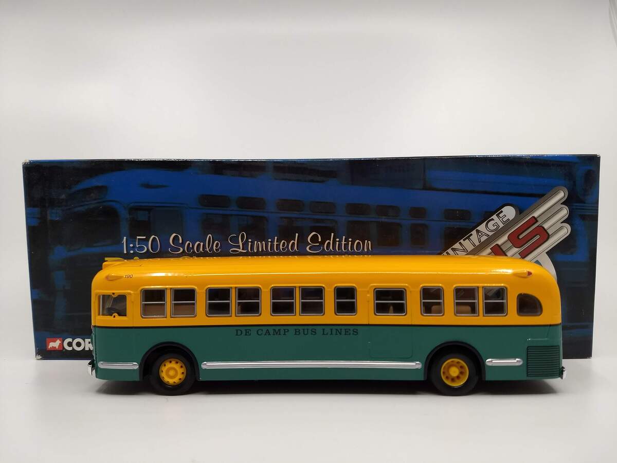 Corgi US54017 1:50 GM4509 Old Look Bus