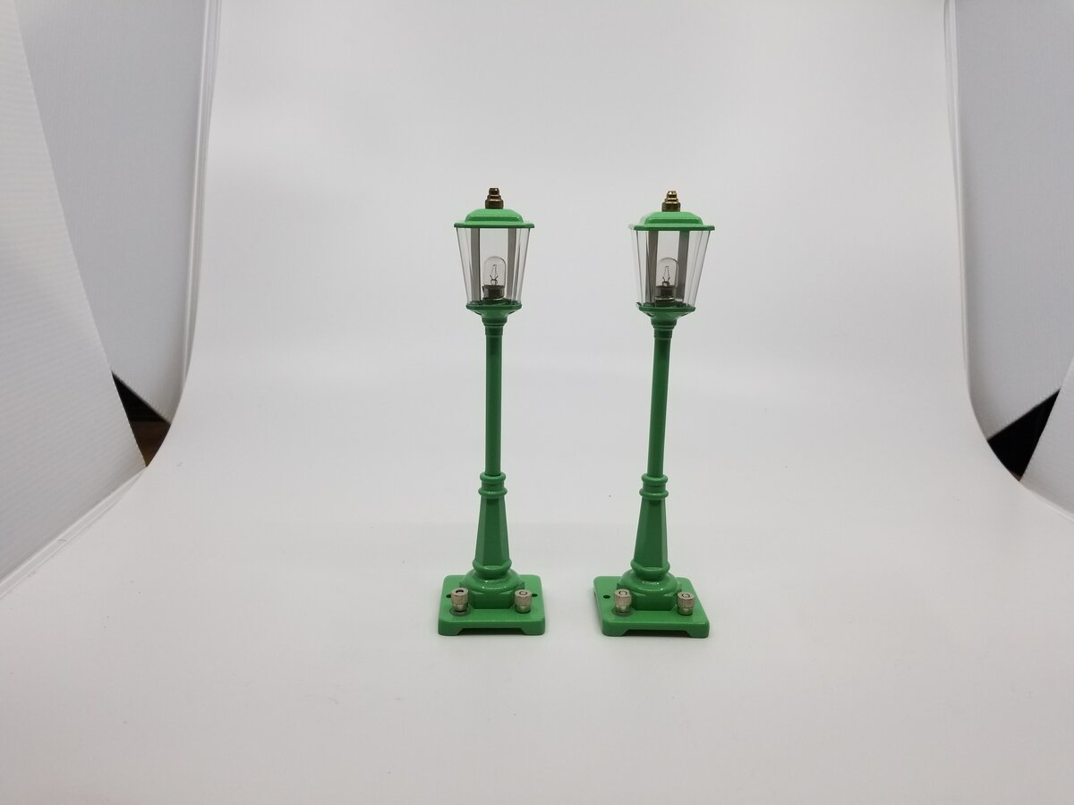 MTH 30-1083 O Light Green #56 Gas Lamp Set (Pack of 2) EX/Box
