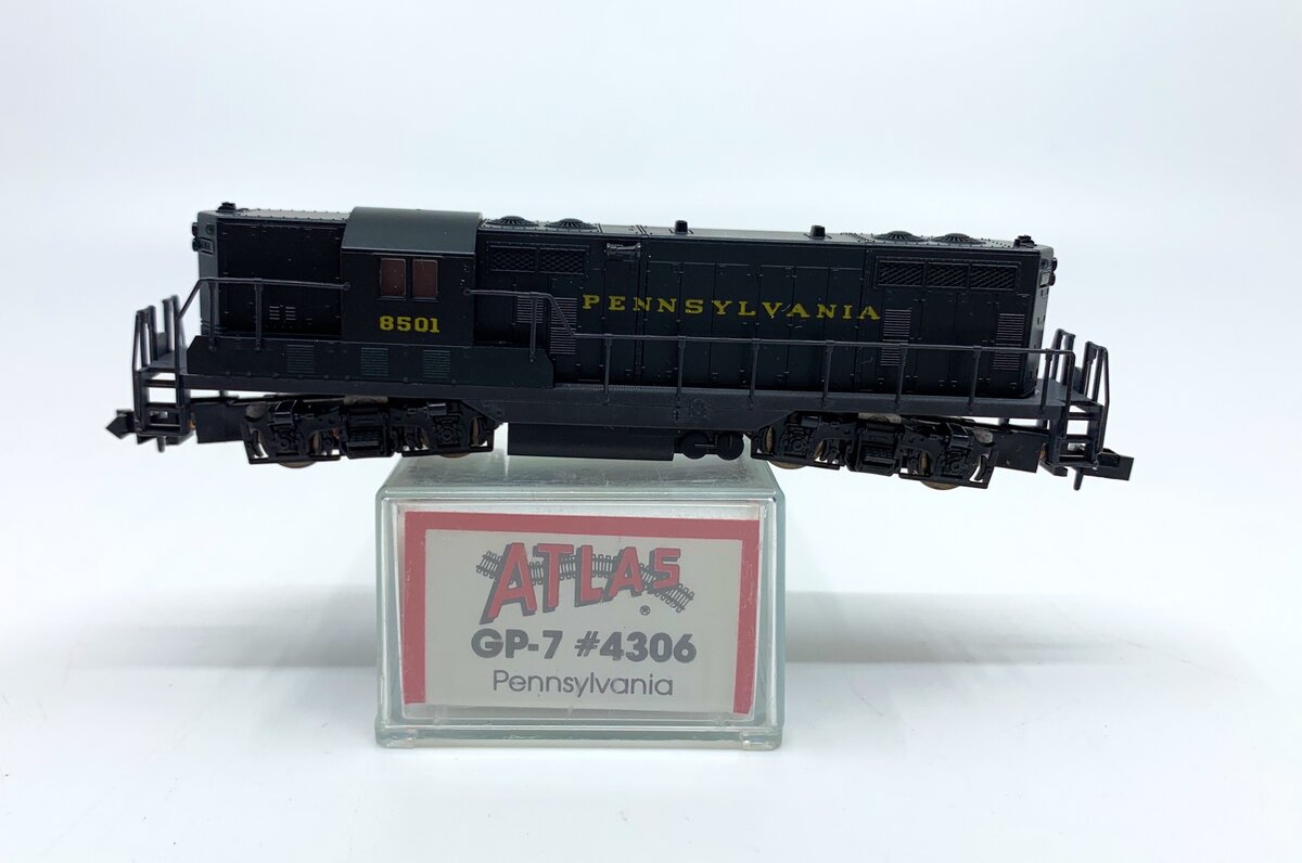 Atlas 4306 N Scale Pennsylvania GP-7 Diesel Locomotive #7006 LN/Box