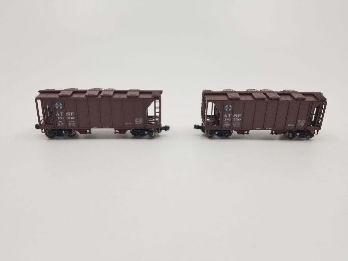 Kato 186-0102 N Scale ATSF ACF 70T Closed Side Covered Hopper 2-Bay (Pack of 2) LN/Box