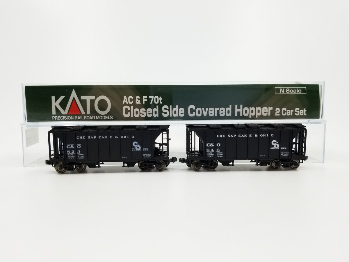 Kato 186-0105 N-Scale C&O ACF 70T 2-Bay Closed Side Covered Hopper #823, #946 LN/Box