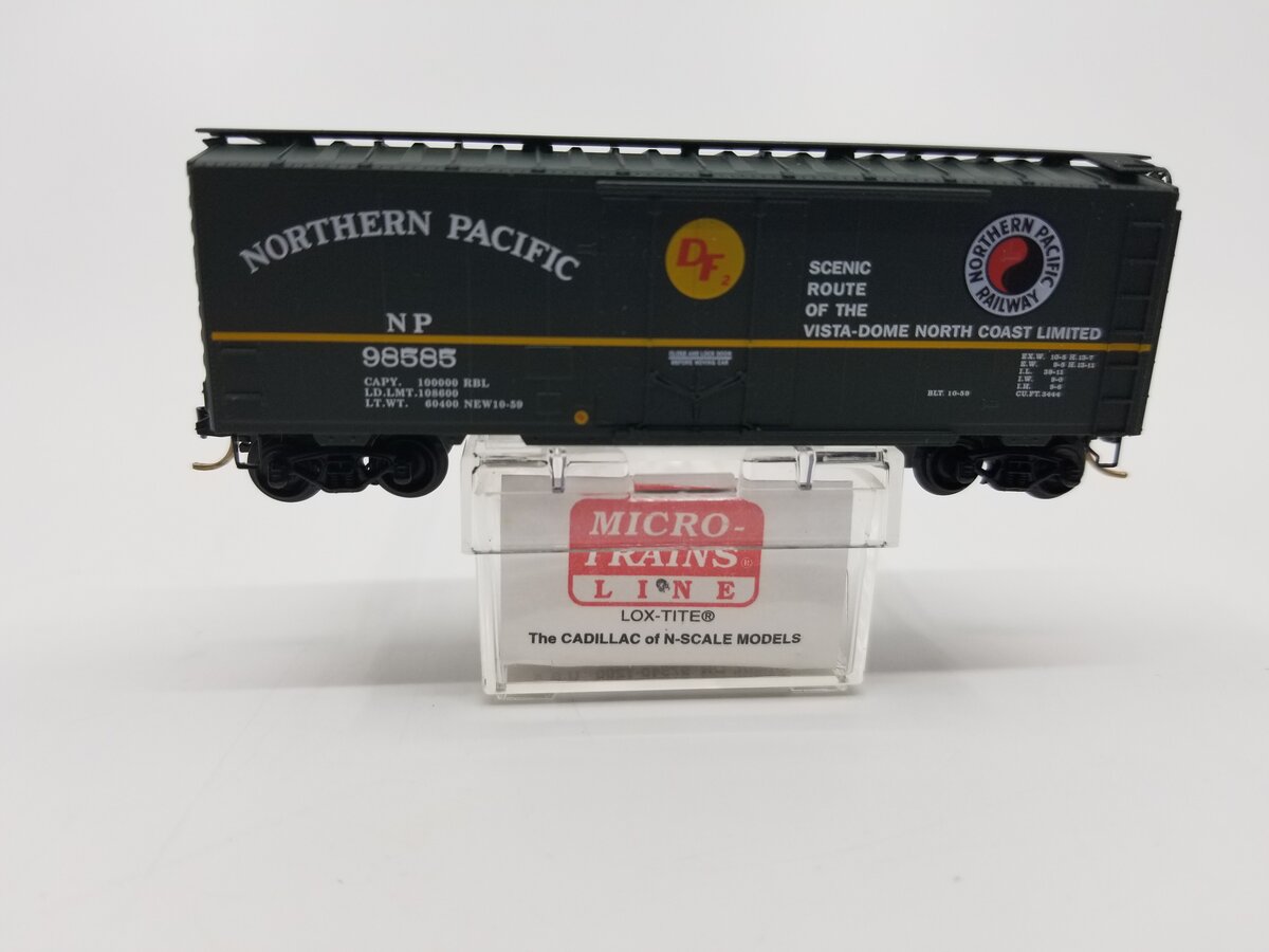 Micro-Trains 02100210 N Northern Pacific 40' Standard Plug Door Boxcar #98585
