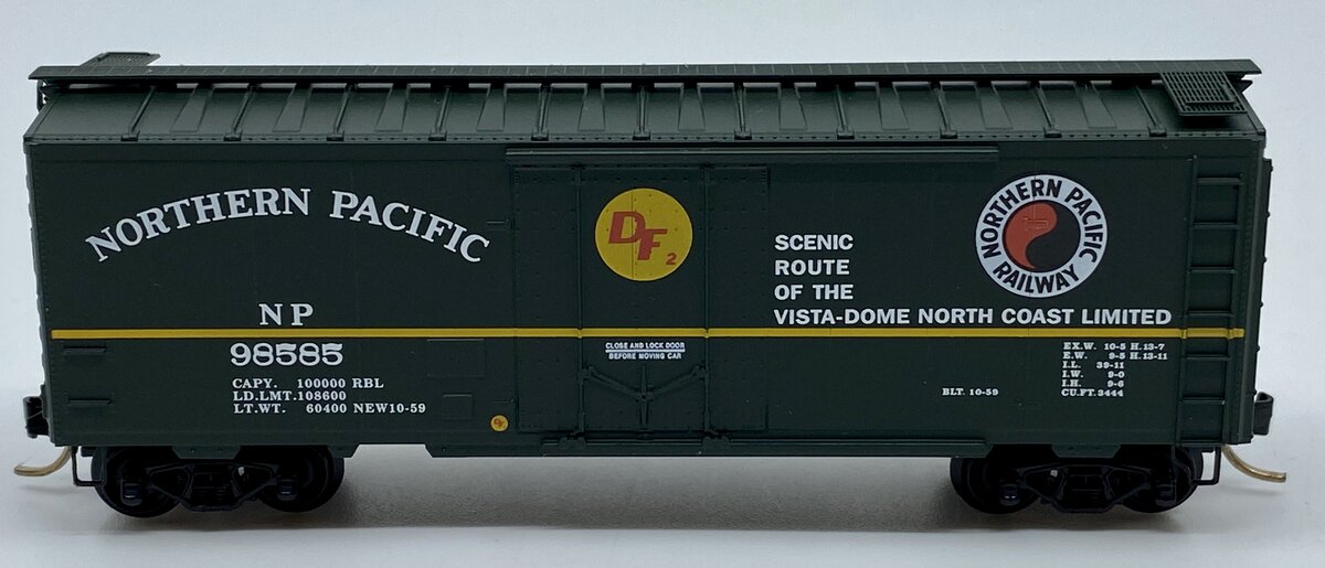 Micro-Trains 02100210 N Northern Pacific 40' Standard Plug Door Boxcar #98585