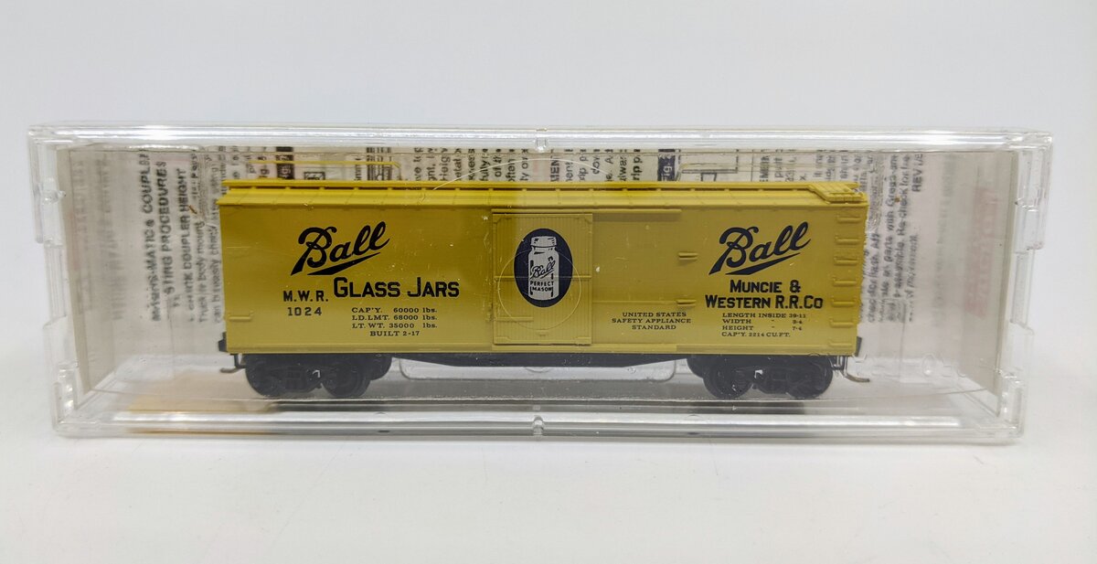 Micro-Trains 04200030 N MWR Ball Glass Jars 40' Dbl Sheathed Wood Boxcar #1024 LN/Box