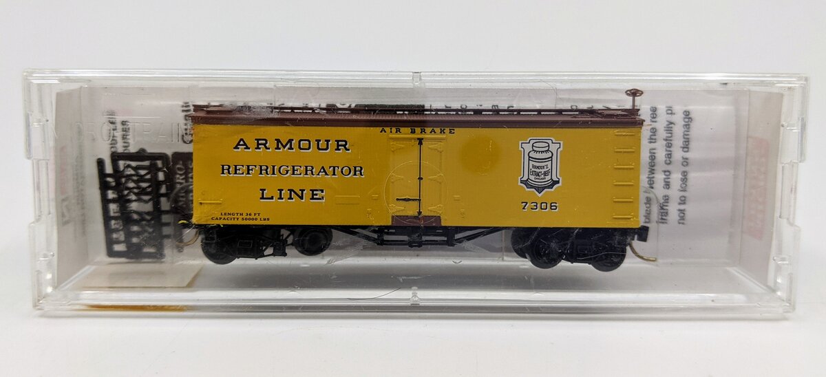 Micro-Trains 05800030 N Armour Refrigerator Line 36'' Wood Sheathed Reefer #7306 LN/Box