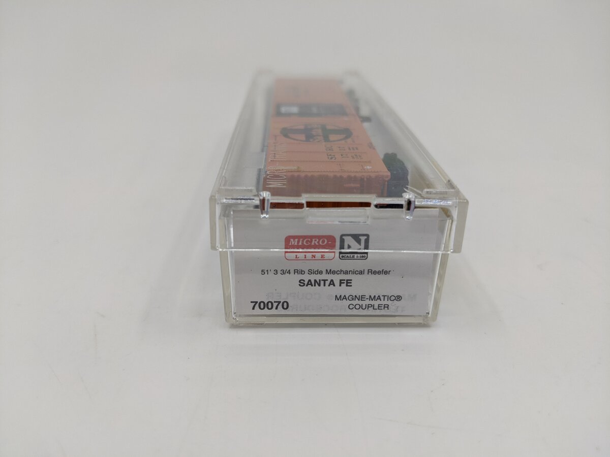 Micro-Trains 07000070 N Santa Fe 51' 3 3/4" Rib Side Mechanical Reefer #1707