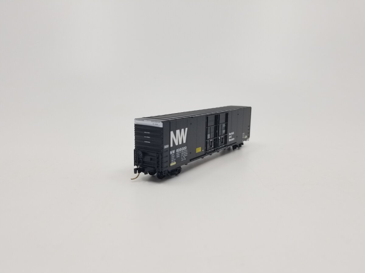 Micro-Trains 10200040 N N&W 60' Excess Height Double Plug Door Boxcar #605000 LN/Box