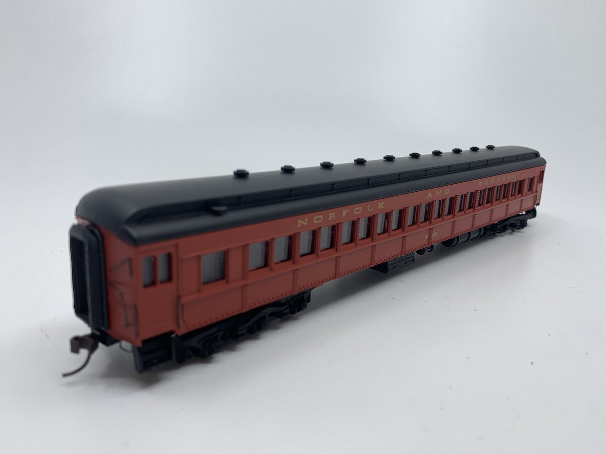 Bachmann 89413 HO Norfolk & Western Coach Car #1642