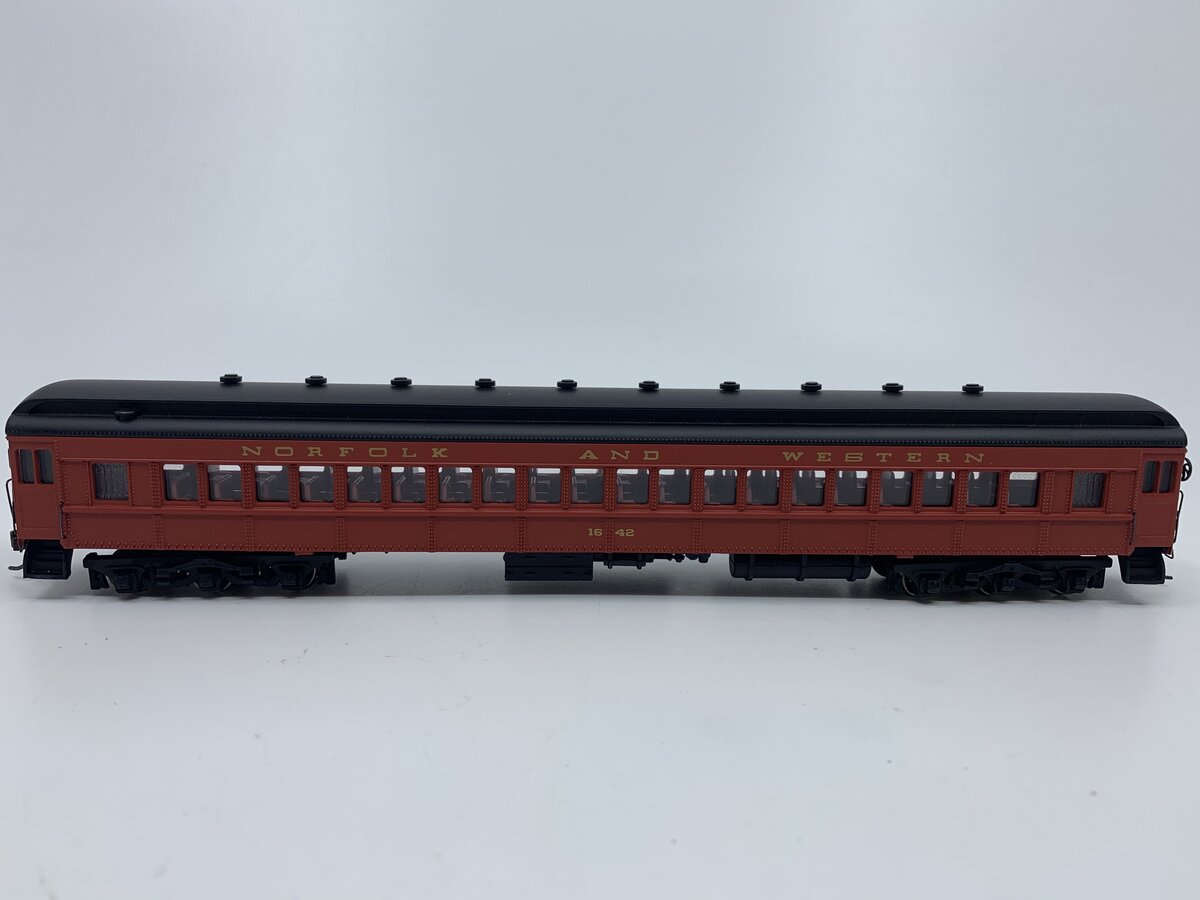 Bachmann 89413 HO Norfolk & Western Coach Car #1642