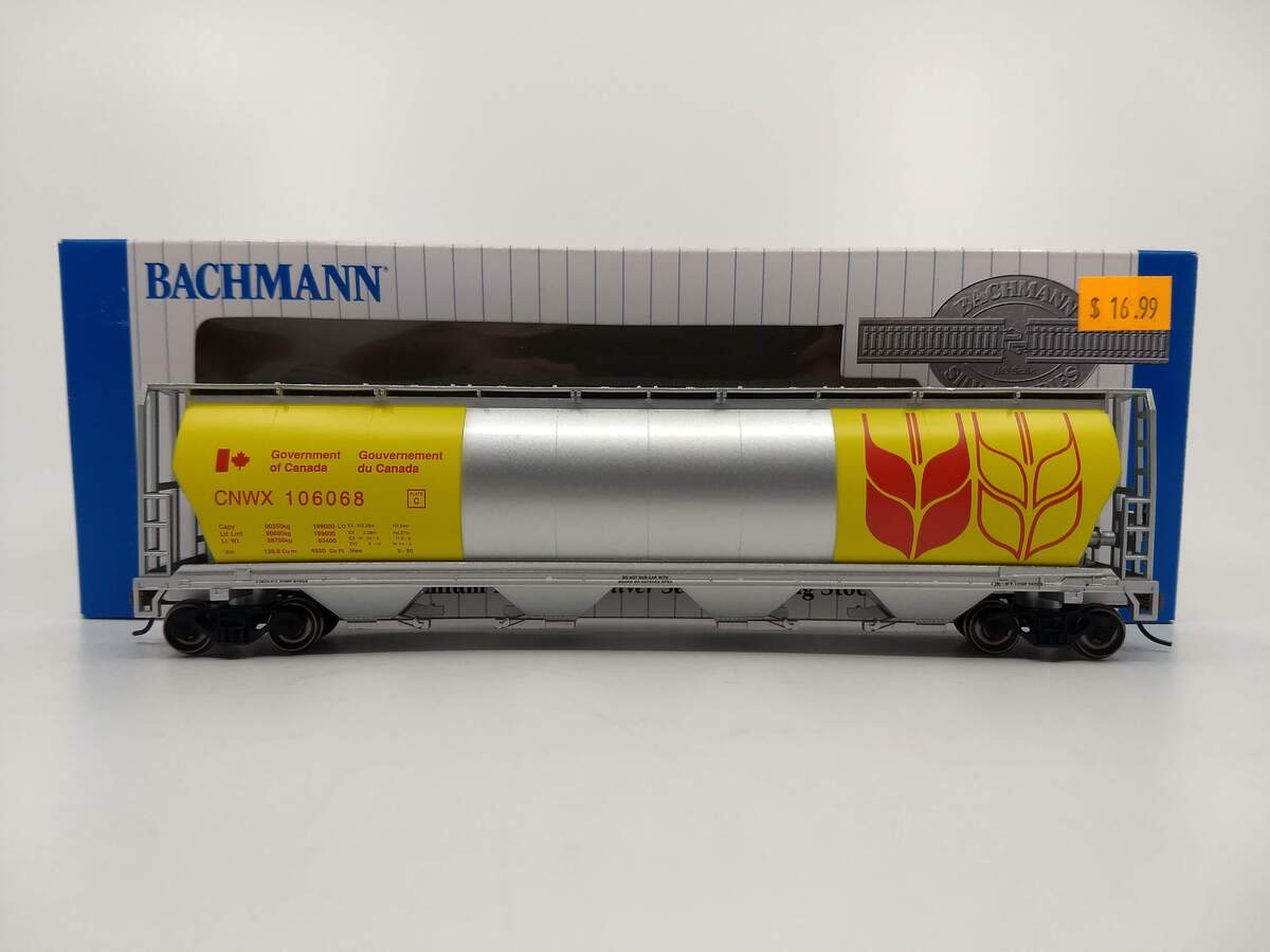 Bachmann 19136 HO Scale Government of Canada Cylindrical Grain Hopper #106068