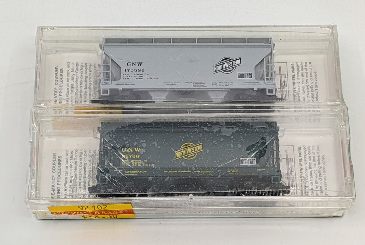 Micro-Trains 09200102 N 150 Years of Chicago & North Western Hoppers (Set of 2) MT/Box