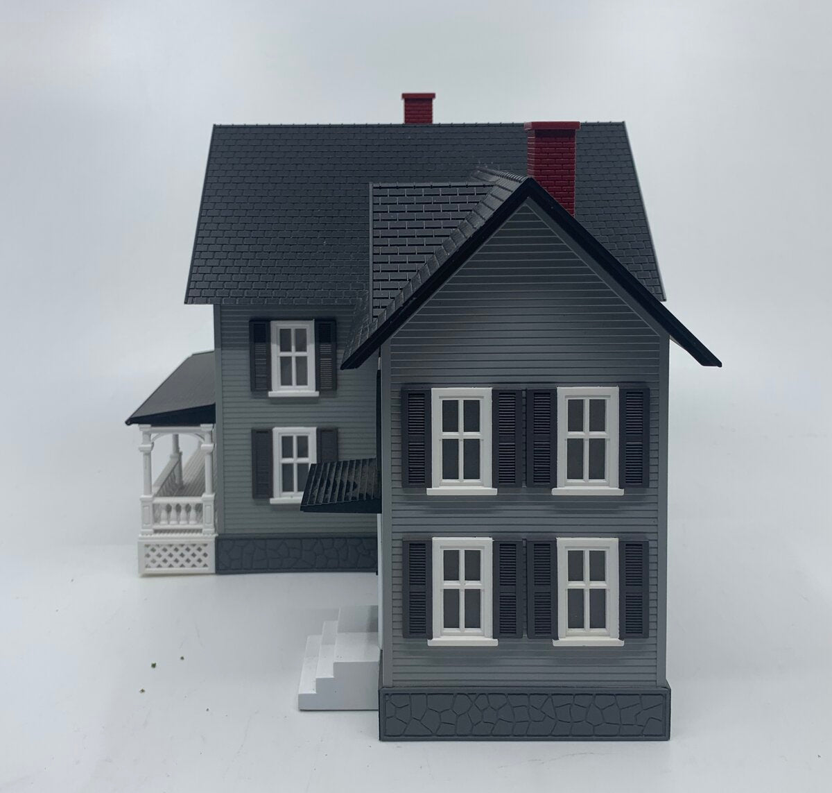 MTH 30-90054 O Gauge Farm House #6 - Gray w/Dark Gray Shutters