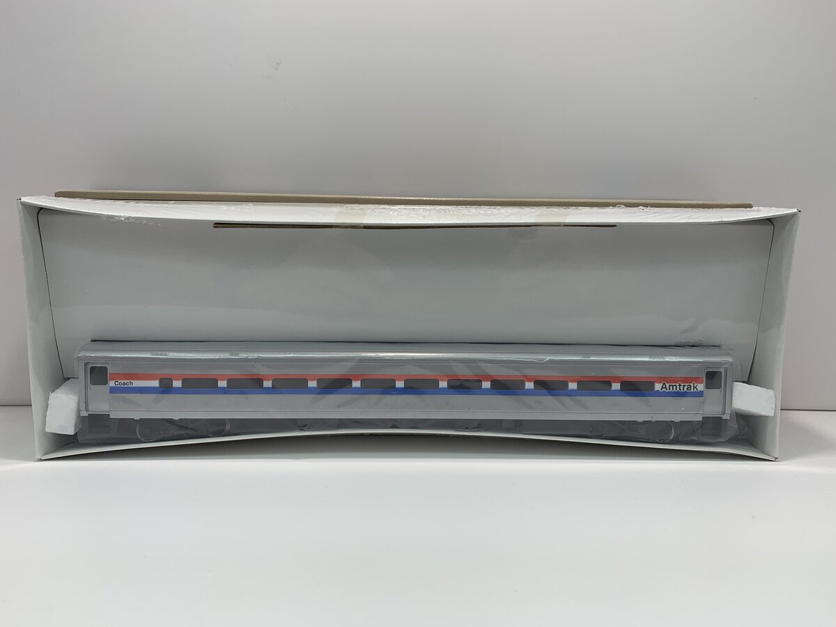 Walthers 932-6051 HO Scale Amtrak 85' Horizon Fleet Coach Car