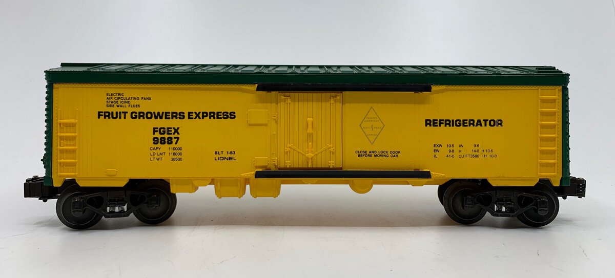 Lionel 6-9887 O Gauge FARR Fruit Growers Express Refrigerator Car #9887 LN/Box