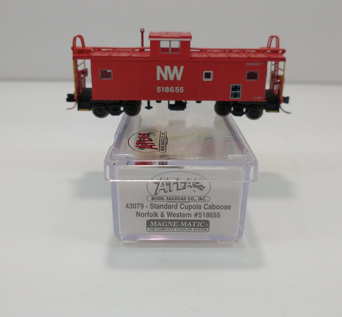 Atlas 43079 N Norfolk & Western International Standard Cupola Caboose #518655