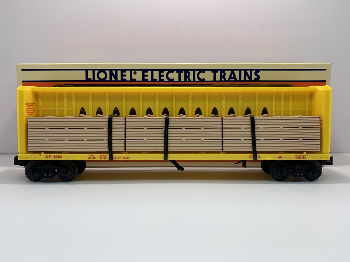 Lionel 6-16380 O Gauge Union Pacific Center I-Beam Flatcar with Wood Load NIB